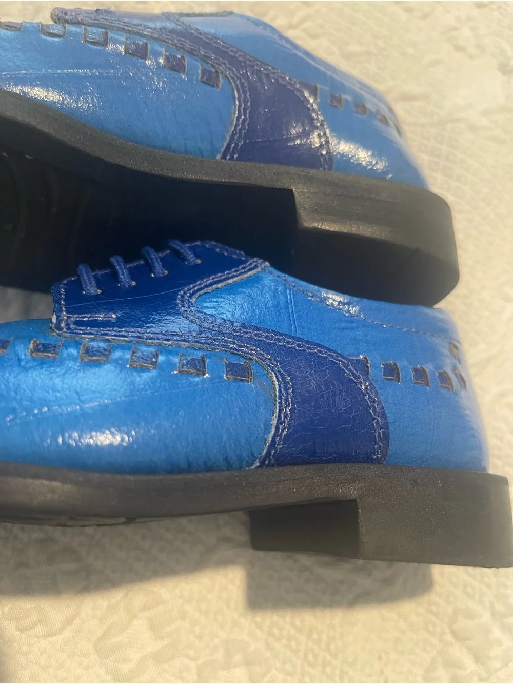 Kids Boys Blue Leather Lace-Up Dress Shoes 11 Rubber soles and heels.